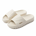 Claquettes 38/39 en mousse blanche semelle crantée antidérapante
